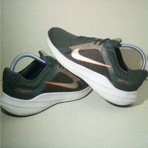 Nike Quest 5 Road Running Shoes Smoke Grey Copper DD9291 004 Womens sz 7.5 Gray
